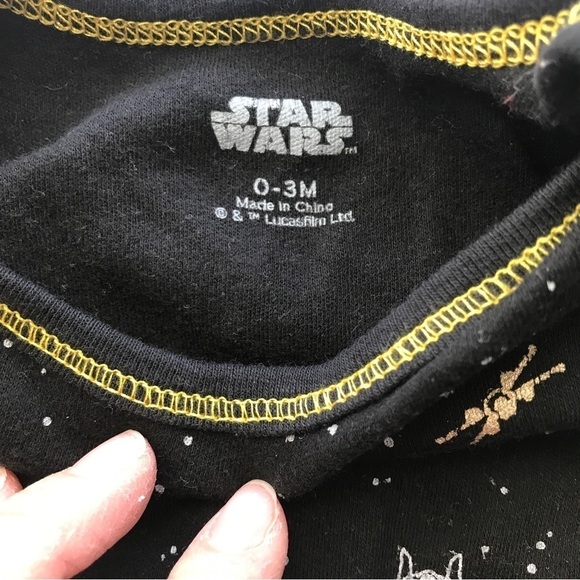 3/$15 Bundle of 2 Star Wars infant short sleeve onesie - Picture 3 of 6